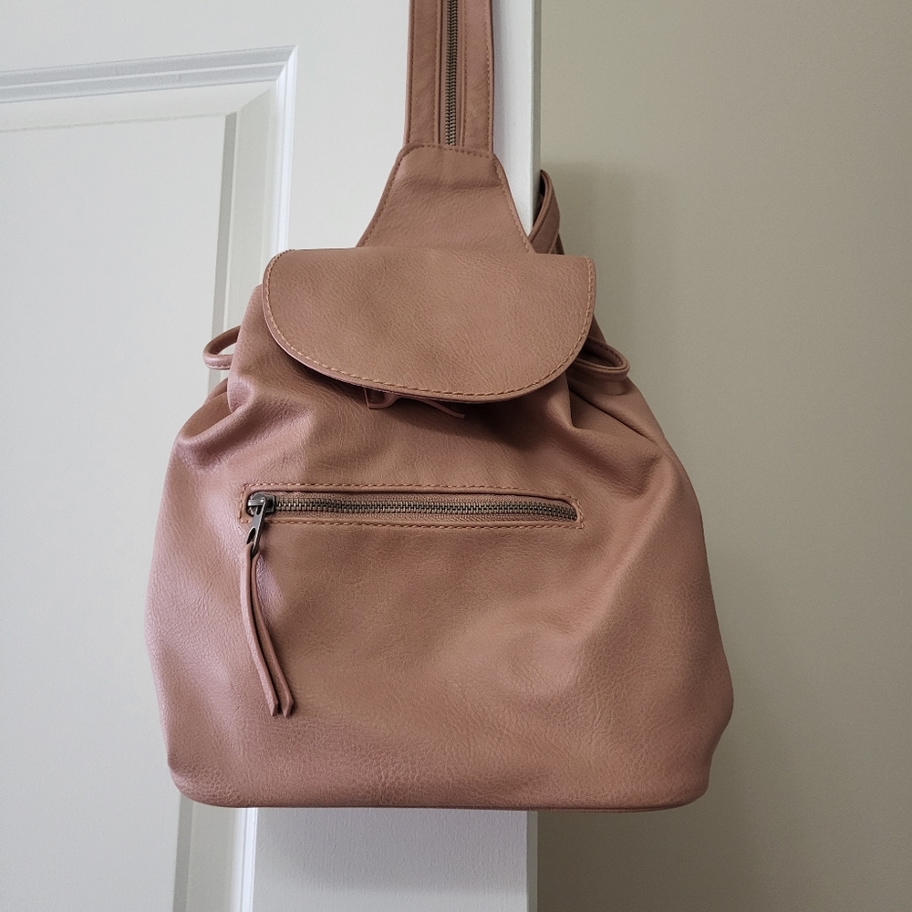 Univerasal Thread Small Backpack